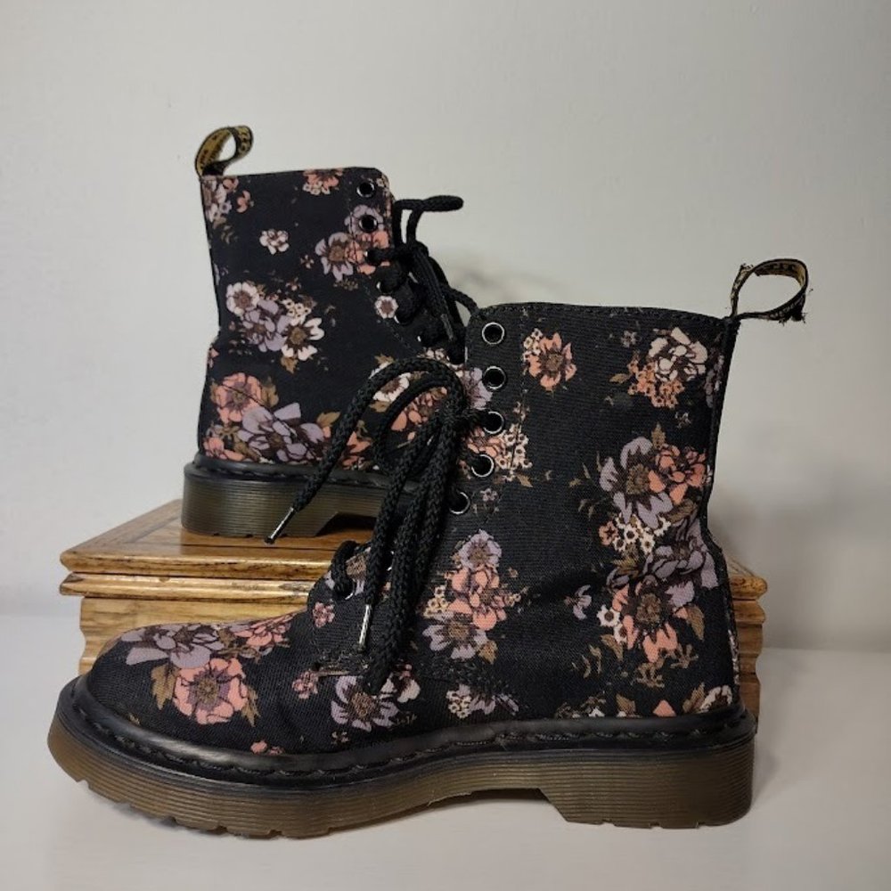 Dr Martens Canvas Beckett Victorian Floral | Size 6 Womens
